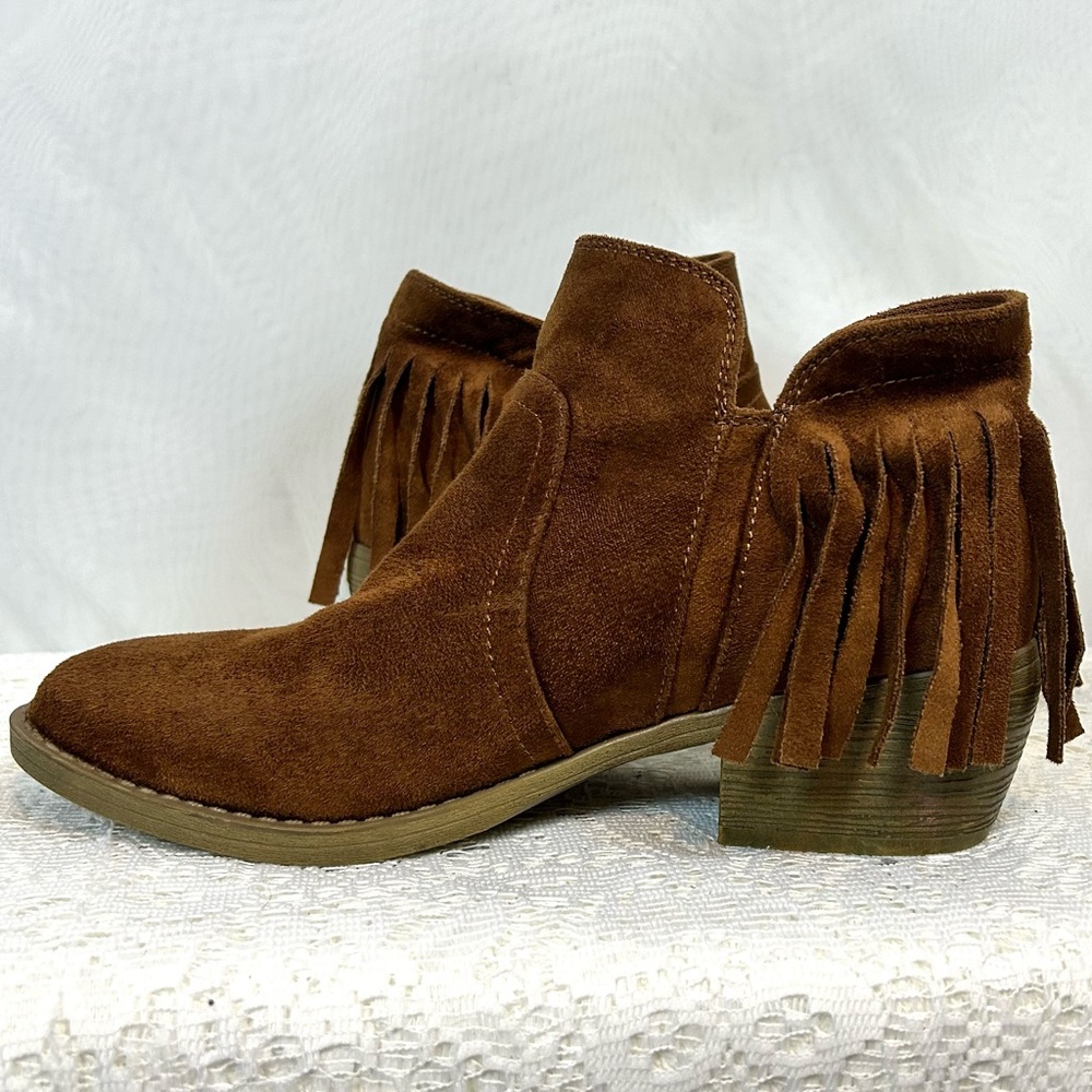 Women’s Self Esteem Brown Suede Fringed Ankle Boots / Size 7.5